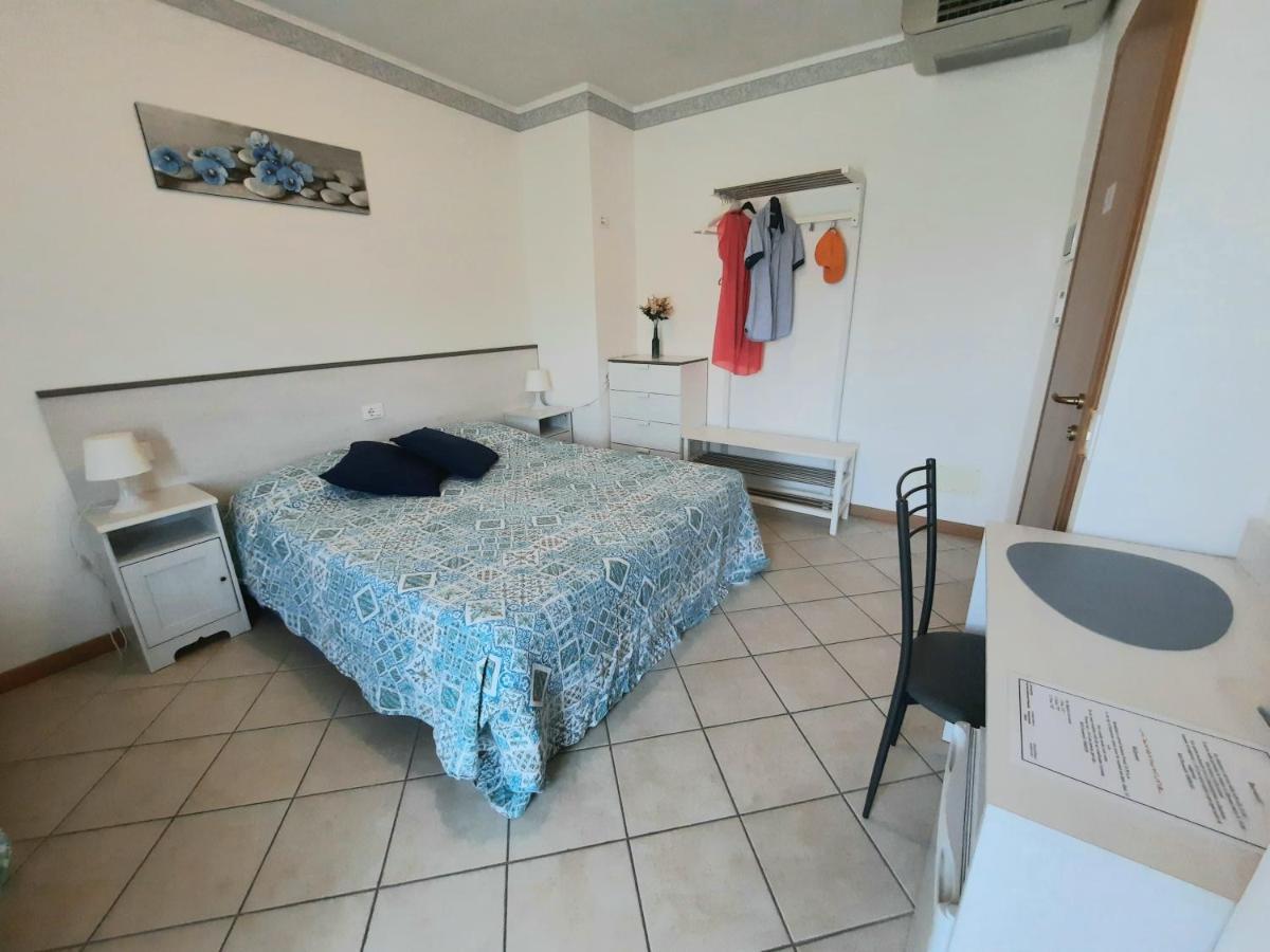 Villa Mayoti B&B Manerba del Garda Esterno foto
